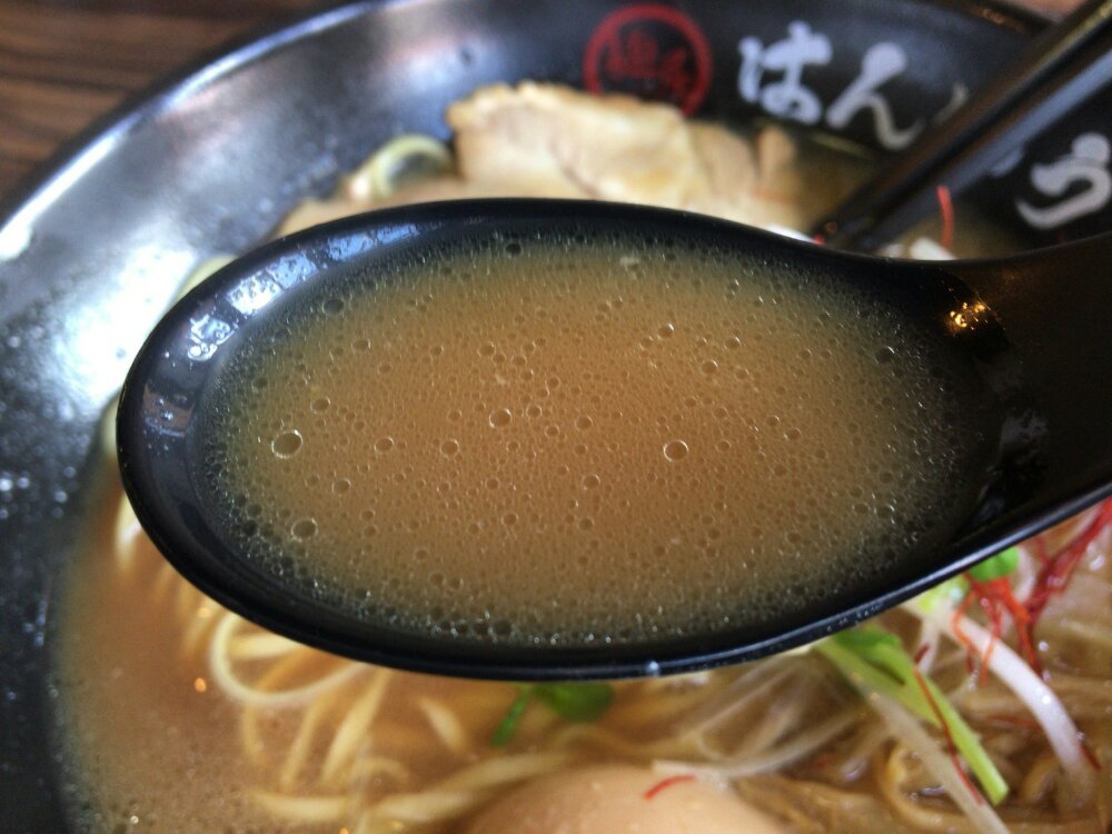 濃厚醤油のスープ