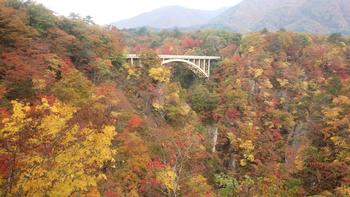 鳴子峡の紅葉 大深沢橋